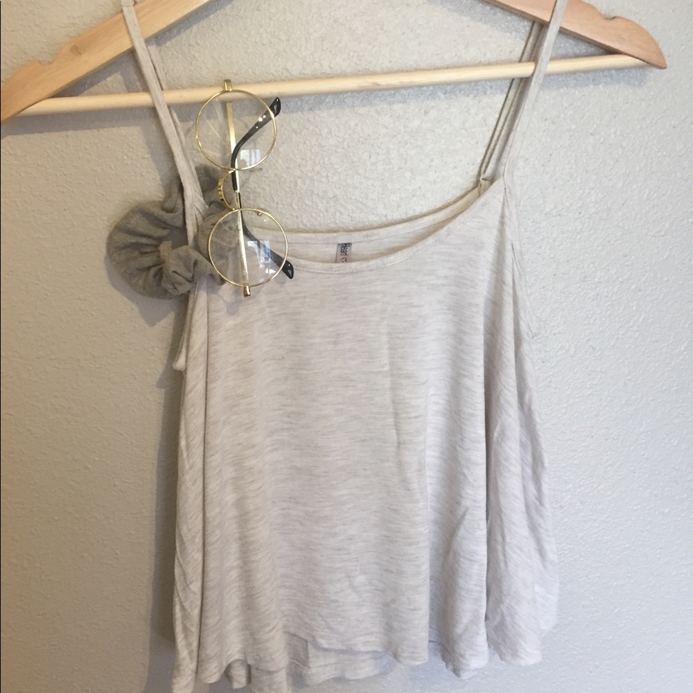 WHITE CROP TOP